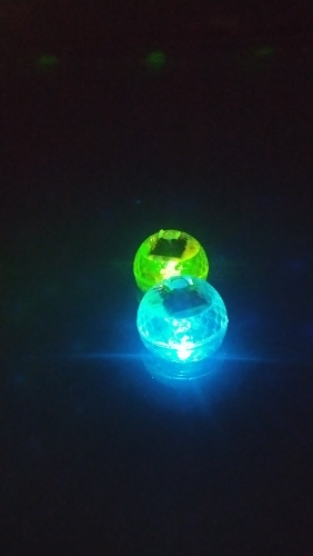 BallLamp, vodotesná a solárna LED svetlo, ktoré mení farby - Image 10