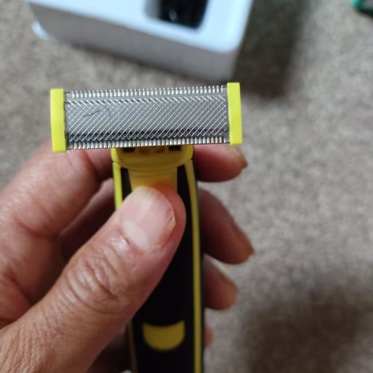 FullBodyShaver, elektrický holiaci strojček na bradu a telo - Image 8