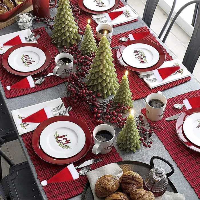 Súprava obsahuje 20 miest na stolovanie.